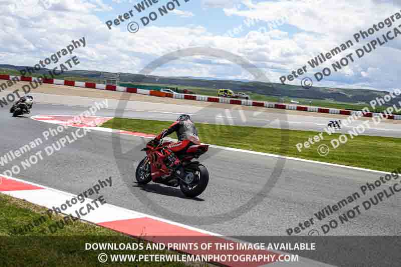 cadwell no limits trackday;cadwell park;cadwell park photographs;cadwell trackday photographs;enduro digital images;event digital images;eventdigitalimages;navarra;no limits trackdays;peter wileman photography;racing digital images;trackday digital images;trackday photos